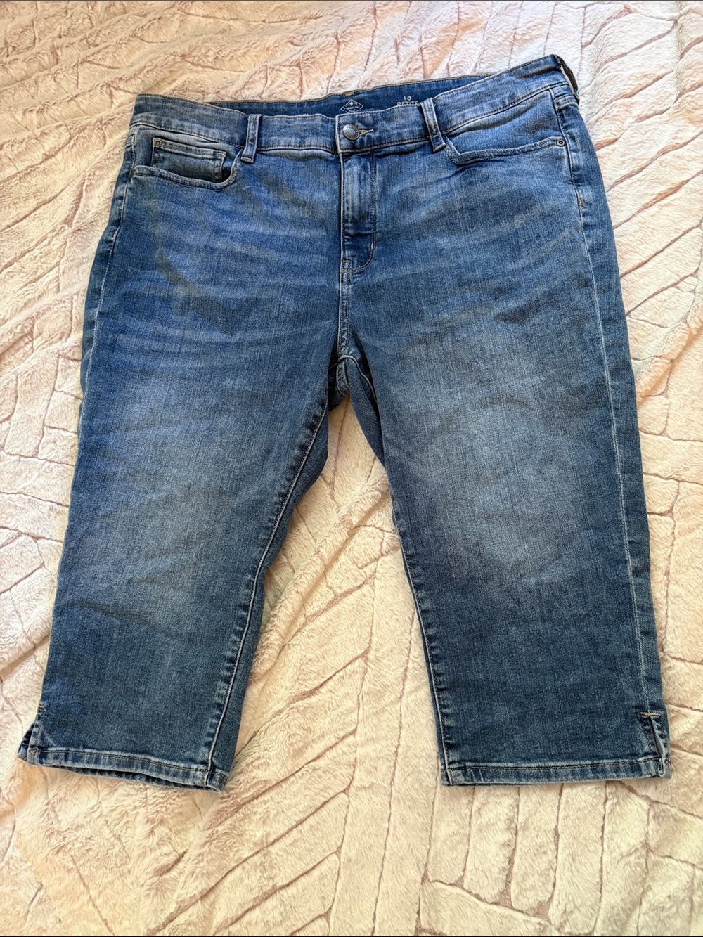 St. John's Bay Women's Blue Denim Capris